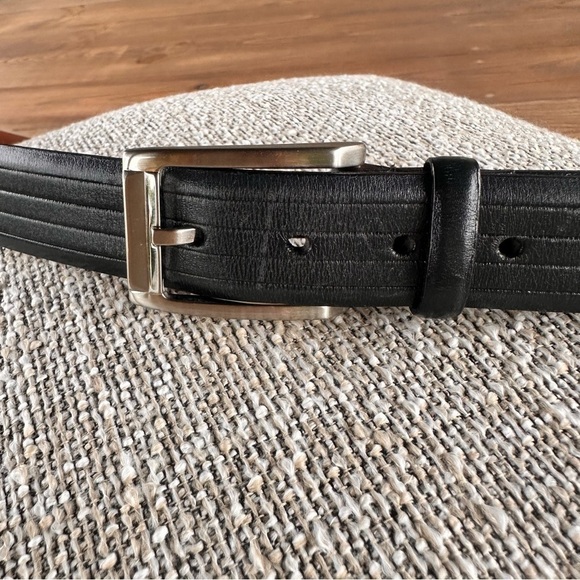 Johnston & Murphy men’s genuine Leather black Belt Buckle Adjustable Size 40 - Picture 3 of 8